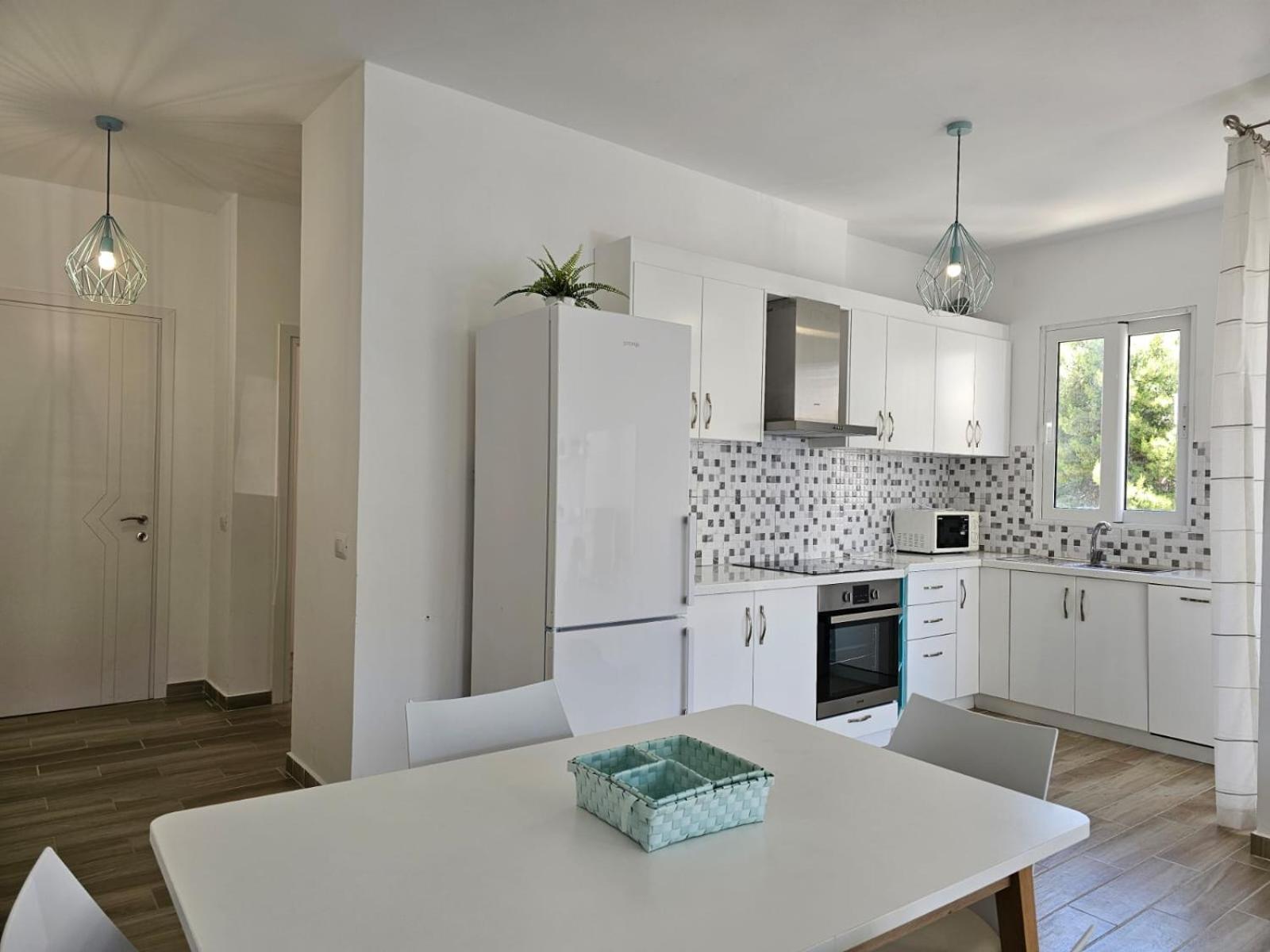 Brand New * Sarande