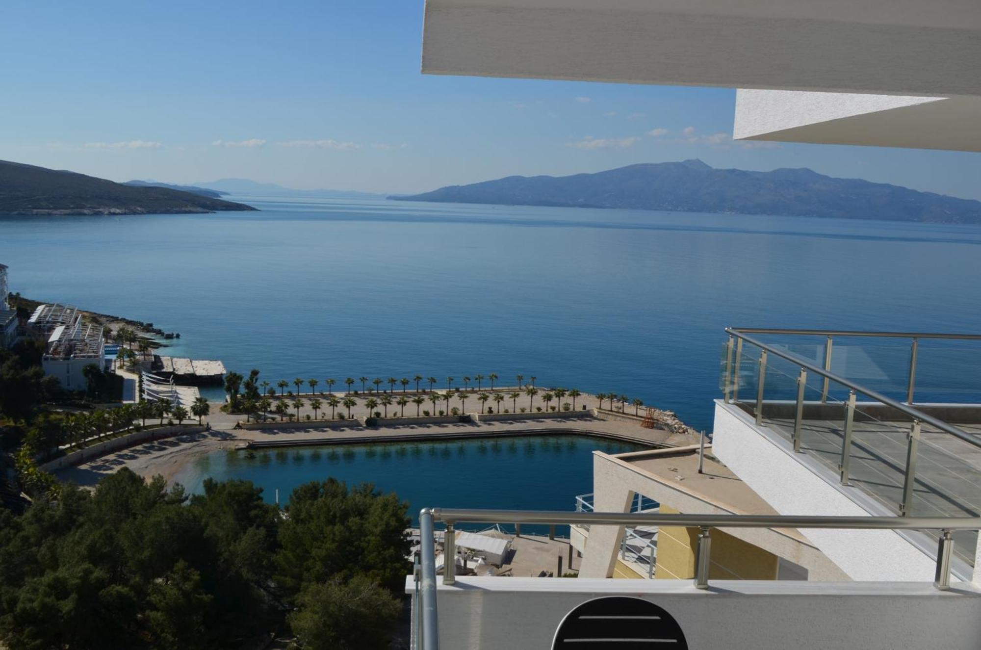 Brand New * Sarandë
