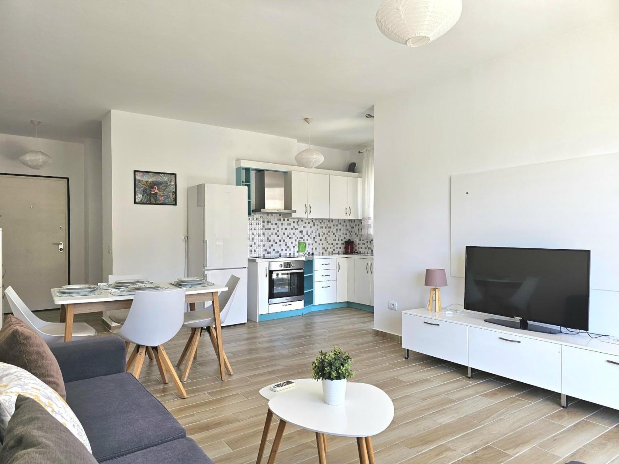 Brand New Sarandë